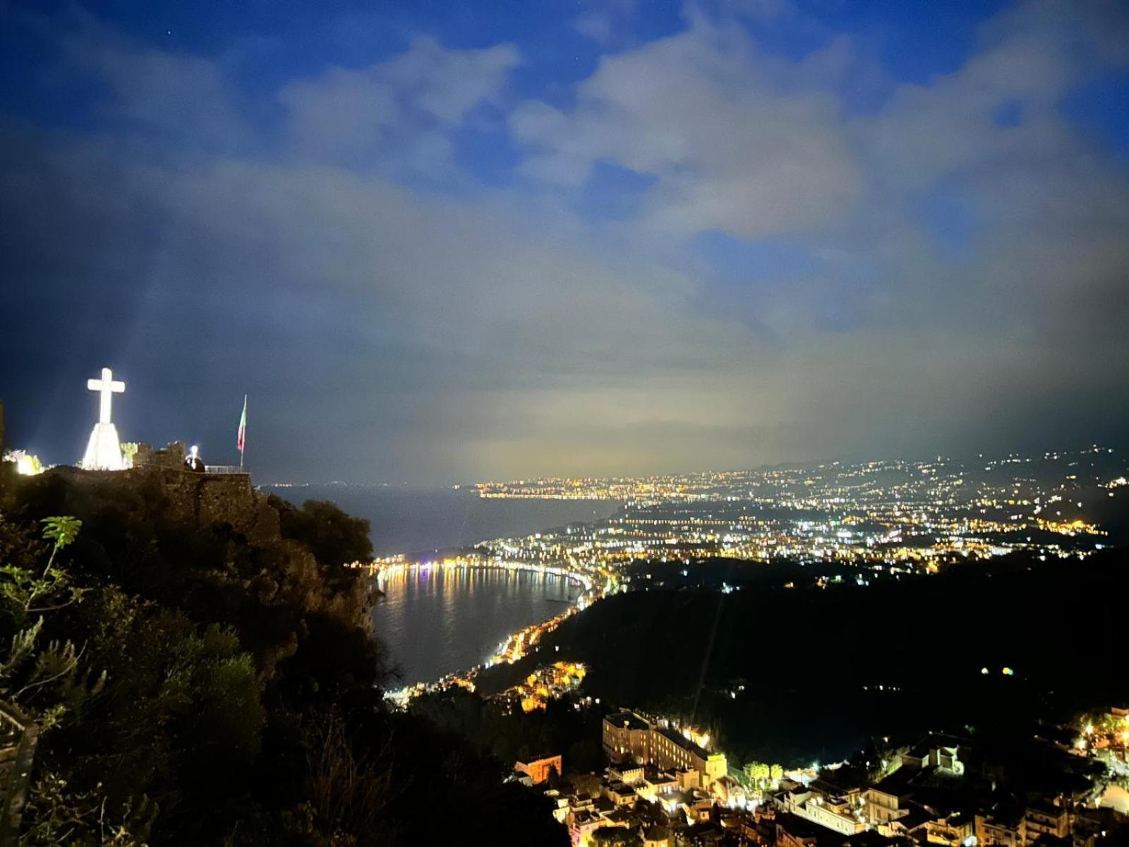 L'Host In Taormina Apartman Kültér fotó